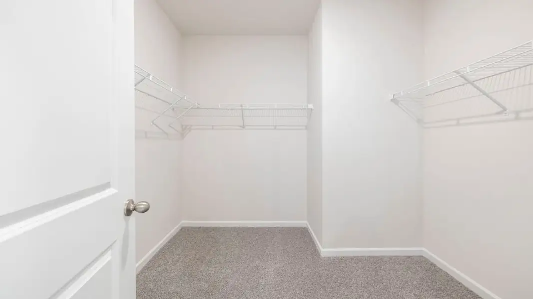 Spacious, unfurnished interior of a new home in Woodglen, Piedmont (Image 31).