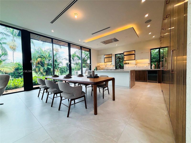 Community amenities in , Miami Beach (Image 24).