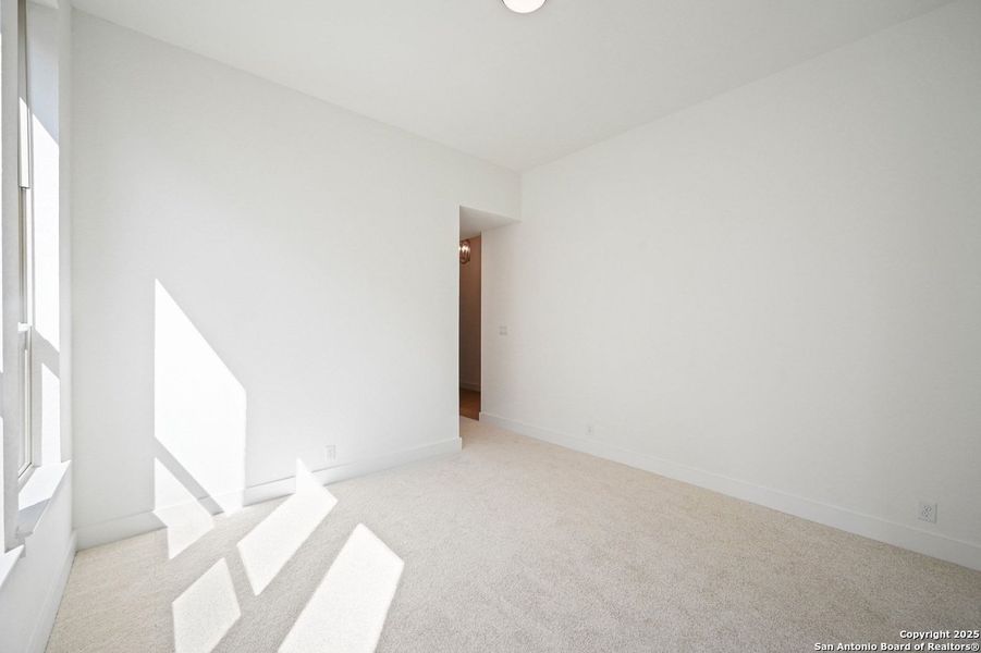 Spacious, unfurnished interior of a new home in Weston Oaks, San Antonio (Image 17). Spacious, unfurnished interior of a new home in Weston Oaks, San Antonio (Image 17).