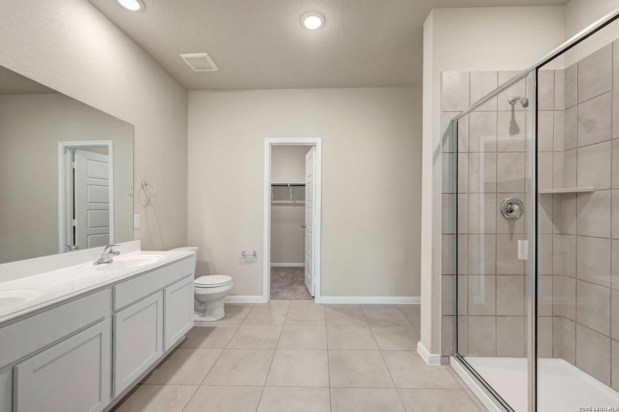 Furnished interior view inside a new home in Agave, San Antonio (Image 10).