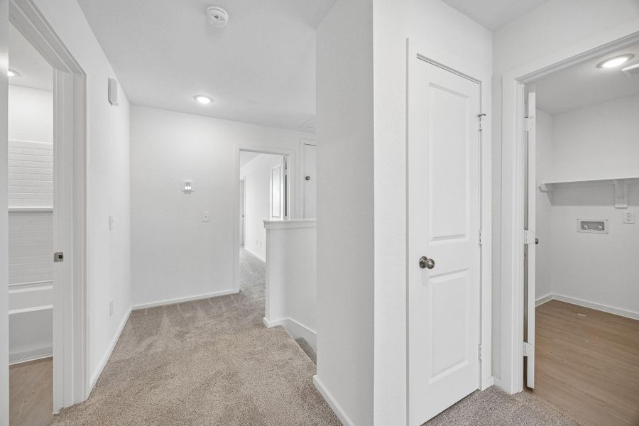 Spacious, unfurnished interior of a new home in River Ranch, Dayton (Image 24).