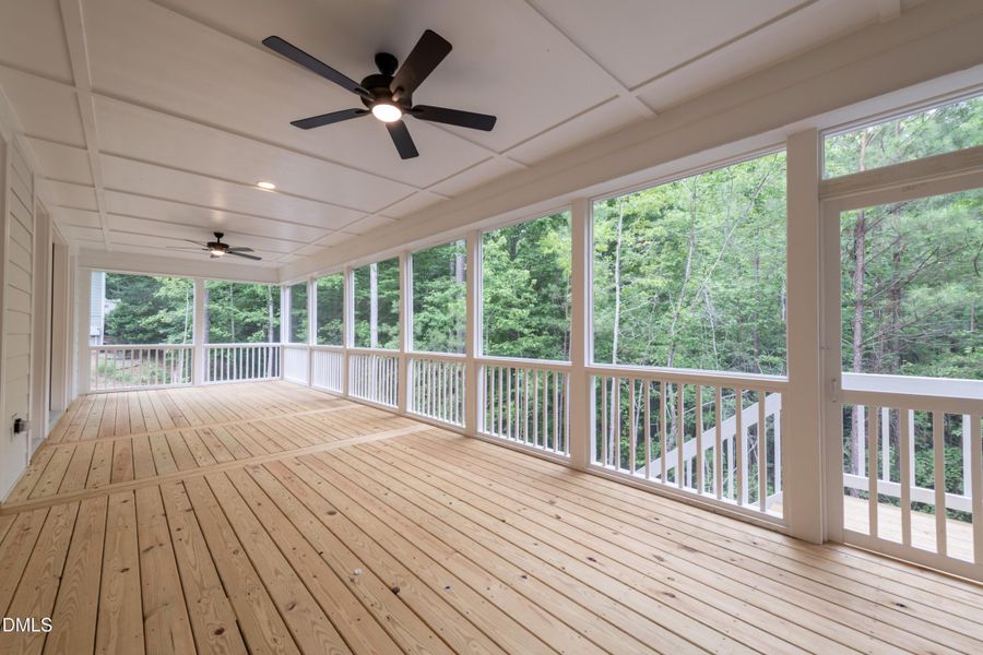 048_Screened Porch 048_Screened Porch