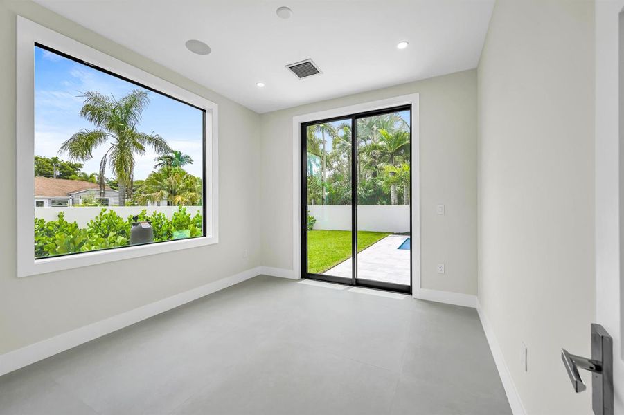445 NE 11TH AVE-32 445 NE 11TH AVE-32