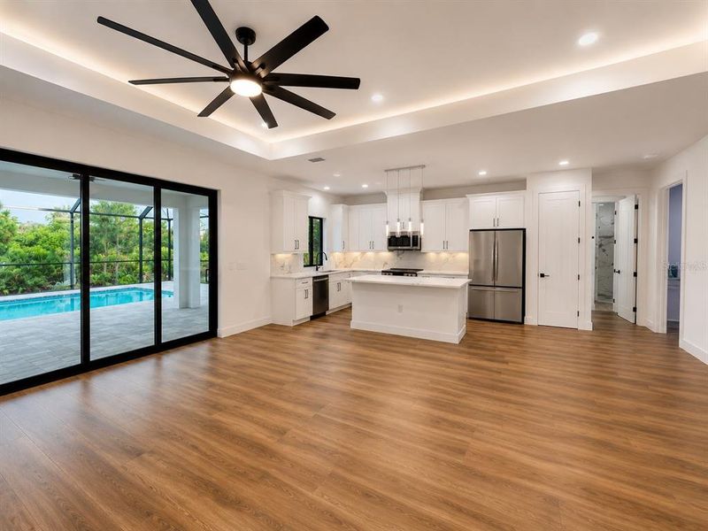 Spacious, unfurnished interior of a new home in , Port Charlotte (Image 6).