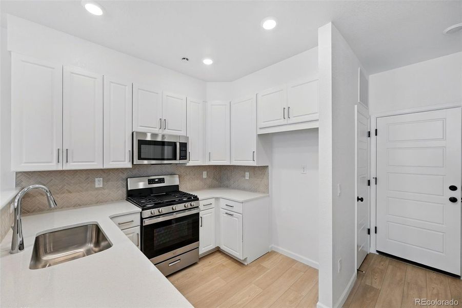 17123 W 91st Lane ~ Ready Now