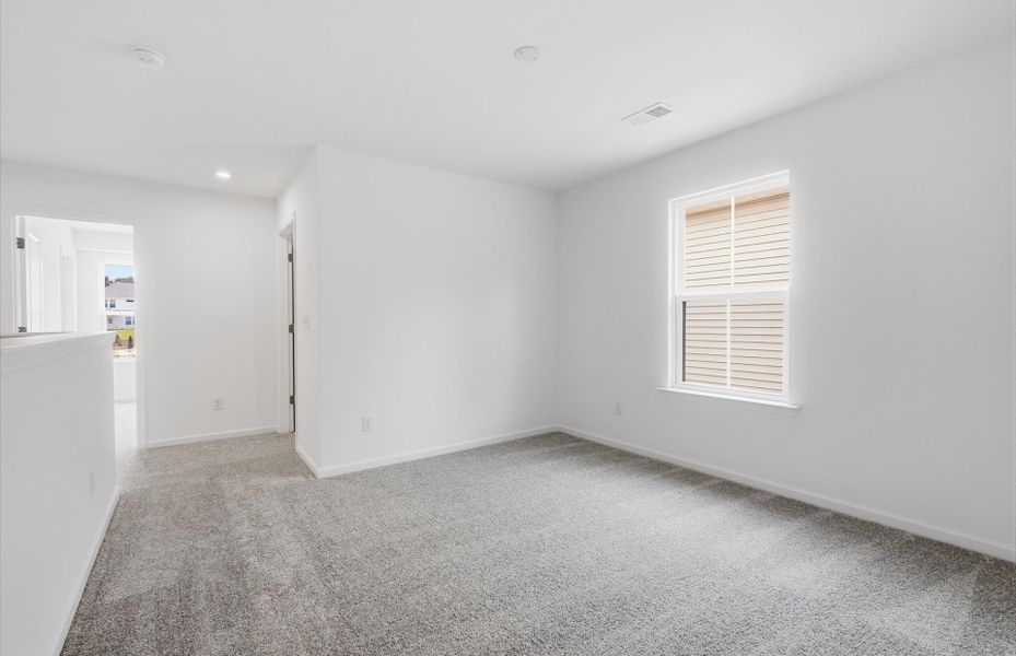 Spacious, unfurnished interior of a new home in Briarwood Reserve, Spartanburg (Image 25).