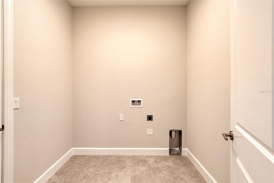 Spacious, unfurnished interior of a new home in , Ormond Beach (Image 58).