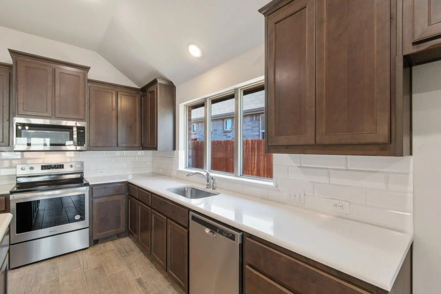 Kitchen | Concept 1958 at Redden Farms - Classic Series in Midlothian, TX by Landsea Homes