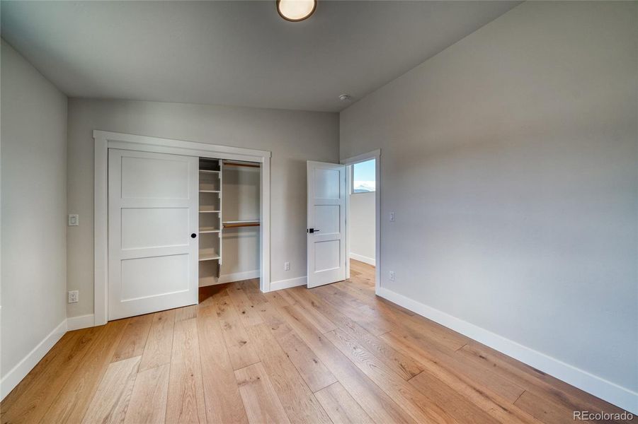 Spacious, unfurnished interior of a new home in , Salida (Image 20).