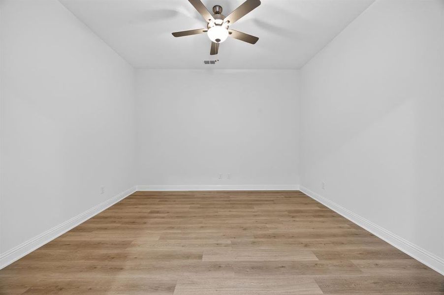 Spacious, unfurnished interior of a new home in Highland Crossing, Celina (Image 16).