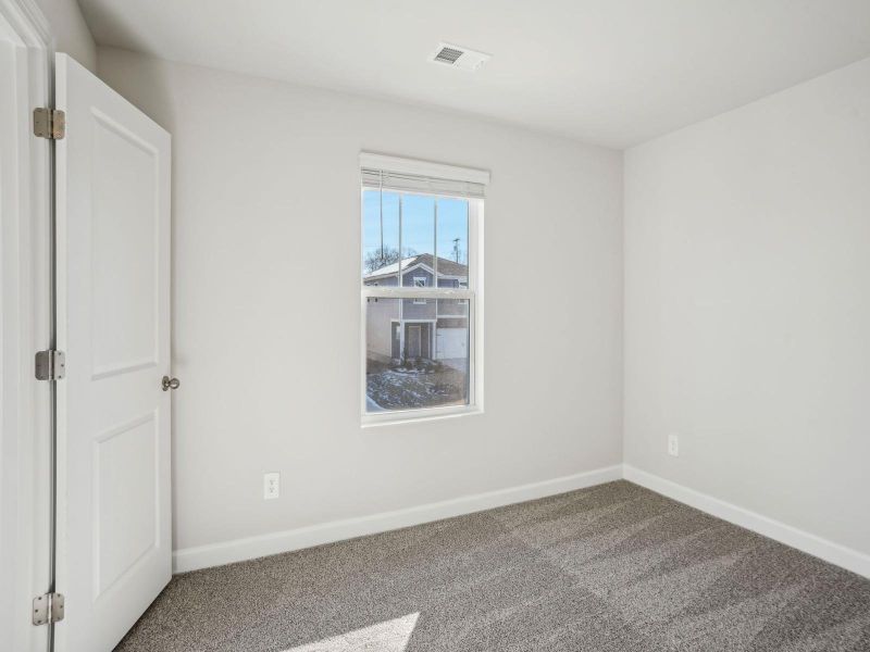 Spacious, unfurnished interior of a new home in Walnut Reserve, Conover (Image 12).