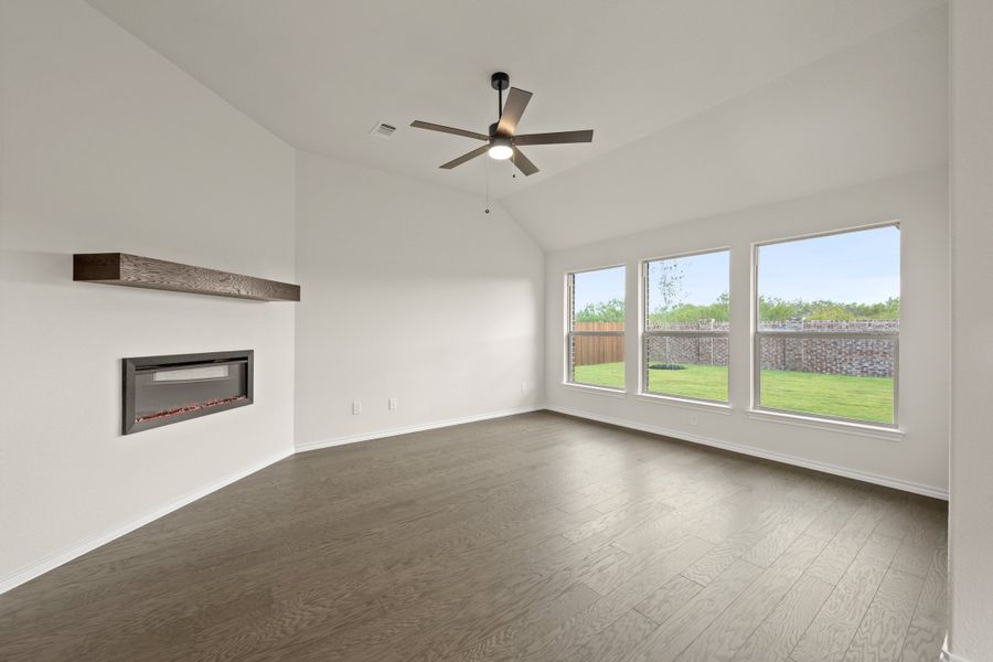 Spacious, unfurnished interior of a new home in Hulen Trails, Fort Worth (Image 16). Spacious, unfurnished interior of a new home in Hulen Trails, Fort Worth (Image 16).