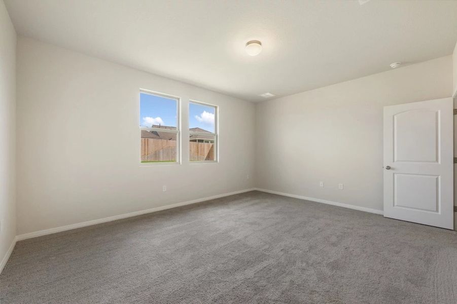 Spacious, unfurnished interior of a new home in Rolling Glen, Hutto (Image 19).