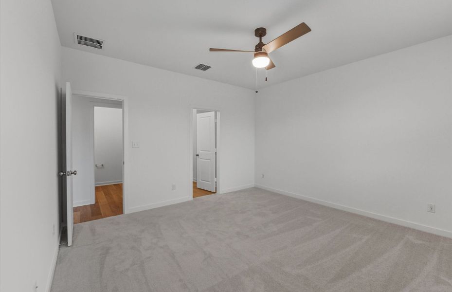 Spacious, unfurnished interior of a new home in Cameron Place, Austin (Image 40).