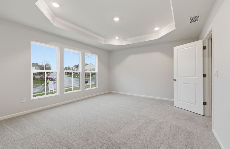 Spacious, unfurnished interior of a new home in Flemingfield, Greensboro (Image 22).