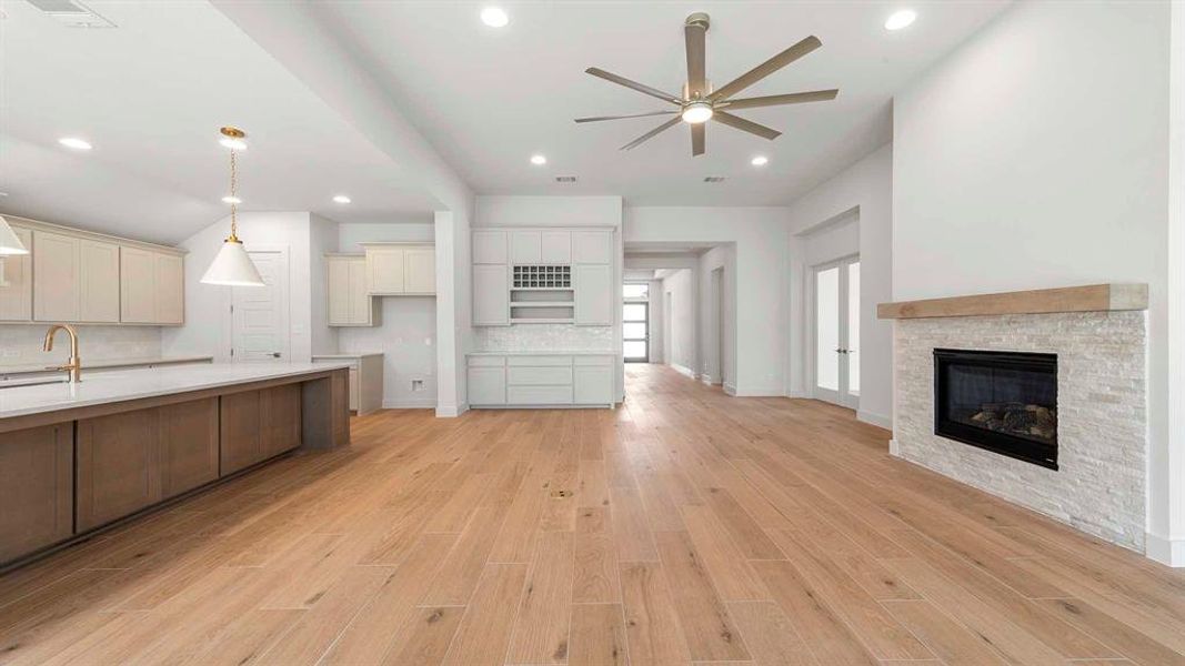 Spacious, unfurnished interior of a new home in Hillstead, Lavon (Image 19).