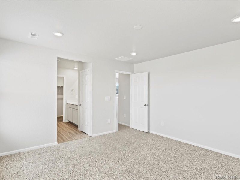 Spacious, unfurnished interior of a new home in Lake Bluff, Greeley (Image 20). Spacious, unfurnished interior of a new home in Lake Bluff, Greeley (Image 20).