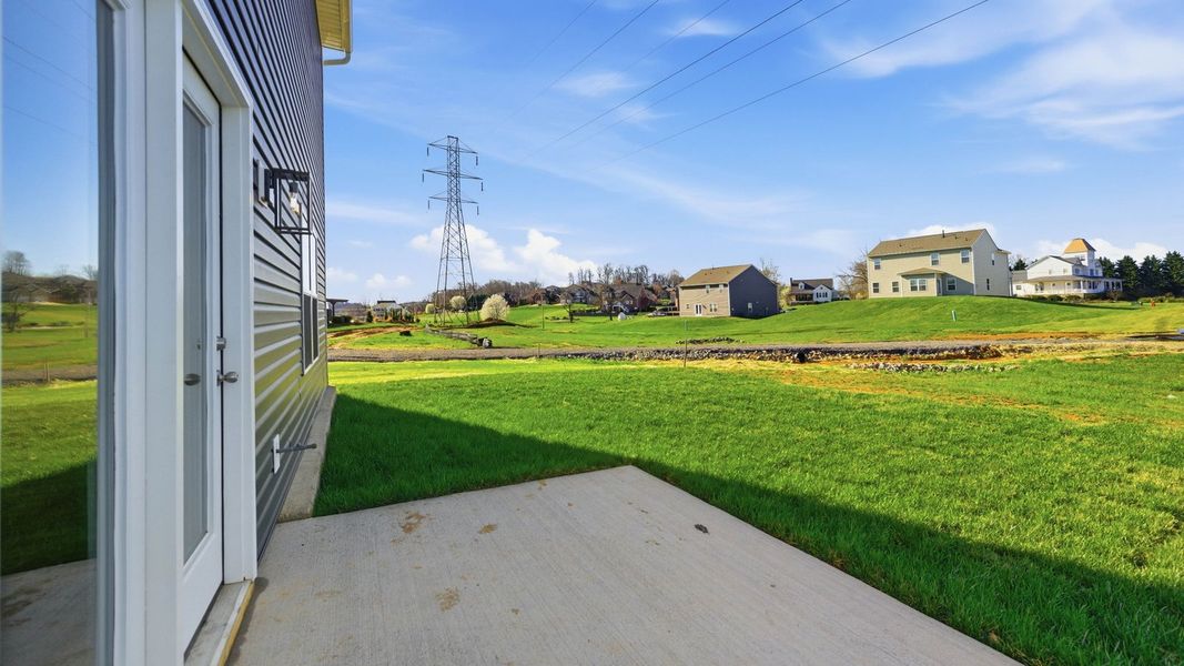 Exterior details and patio area of a home in Fieldcrest Acres, Blountville (Image 3).