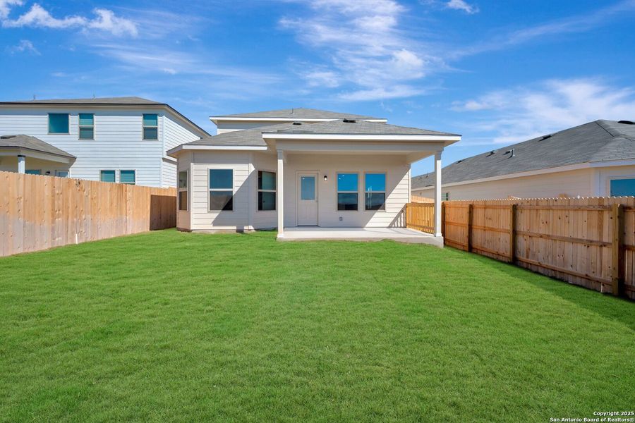 Exterior details and patio area of a home in Paloma Park, Converse (Image 3).