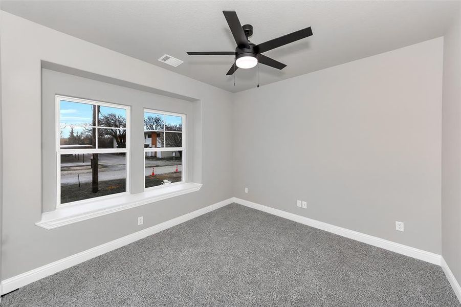 Spacious, unfurnished interior of a new home in , Lake Dallas (Image 18).