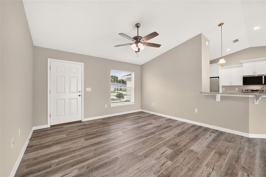 Spacious, unfurnished interior of a new home in , Ocala (Image 16).