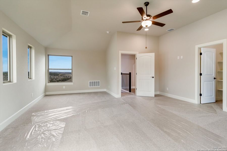 Spacious, unfurnished interior of a new home in Johnson Ranch, Bulverde (Image 22).