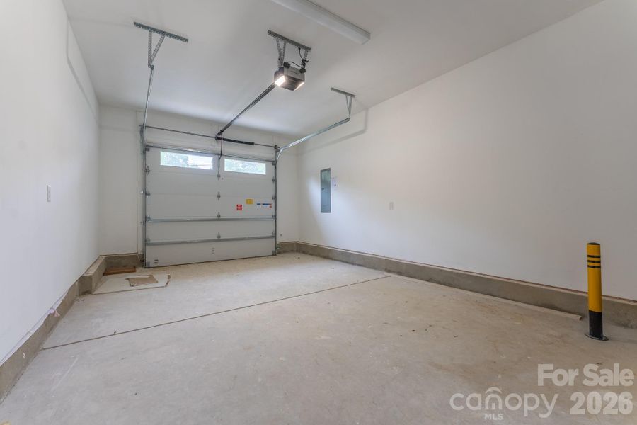 Spacious, unfurnished interior of a new home in , Gastonia (Image 29).