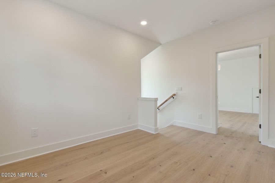 Spacious, unfurnished interior of a new home in , Fernandina Beach (Image 24).