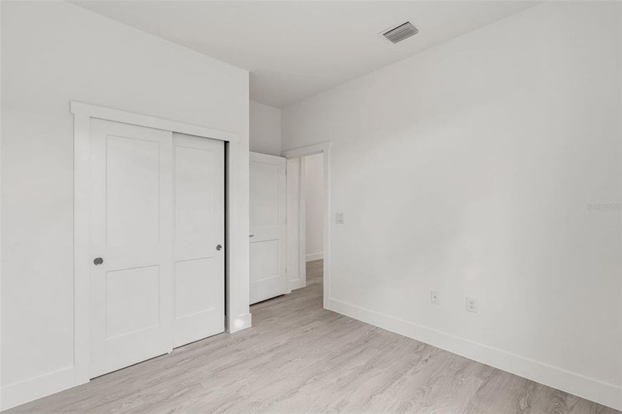 Spacious, unfurnished interior of a new home in , Punta Gorda (Image 19).