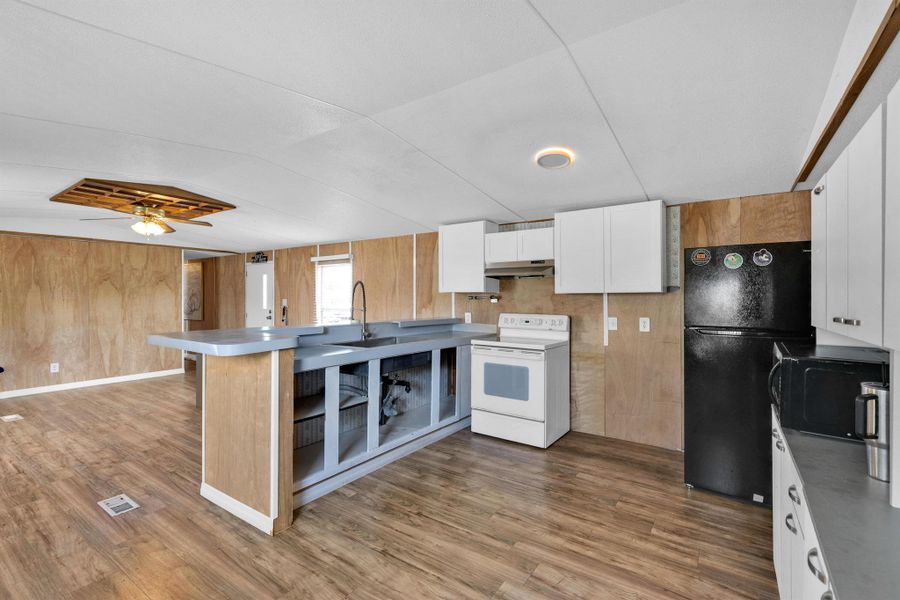 Furnished interior view inside a new home in , St. Cloud (Image 5).