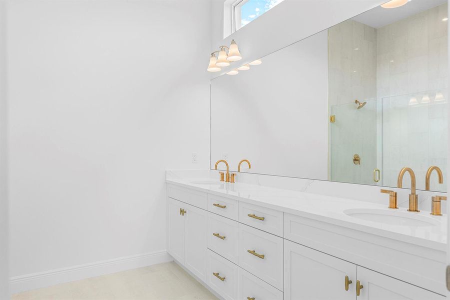 Owner's Bath