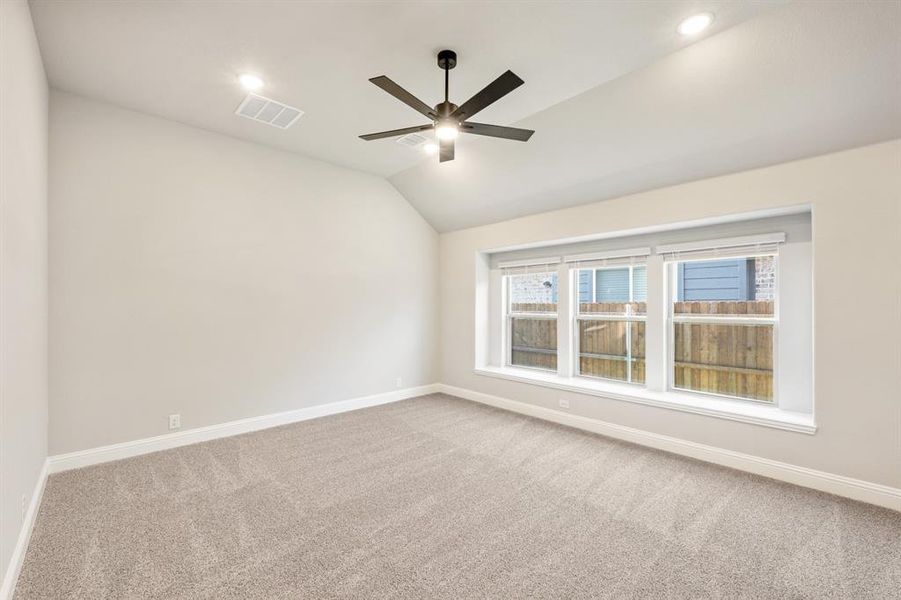 Spacious, unfurnished interior of a new home in Star Ranch Classic 50, Godley (Image 21).