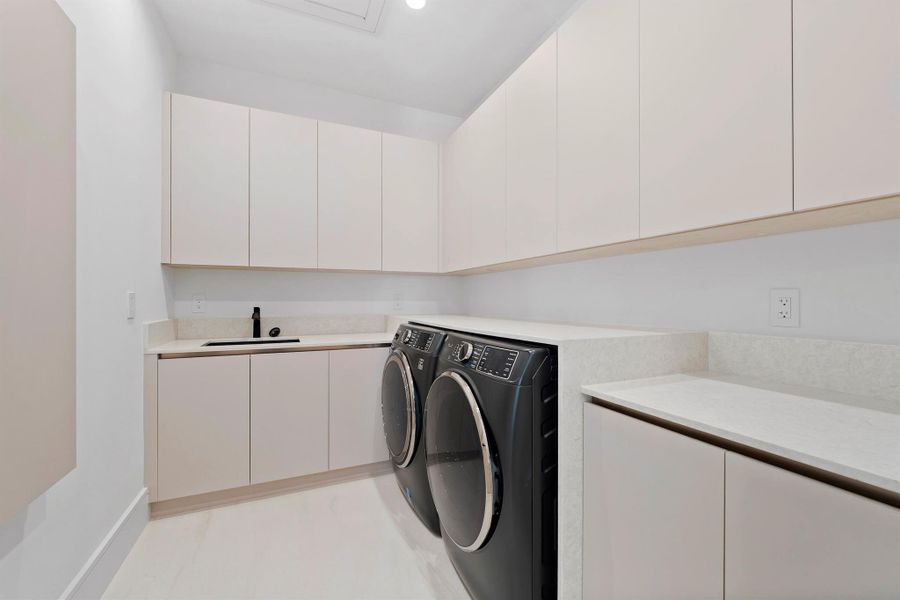 Furnished interior view inside a new home in , Pompano Beach (Image 53). Furnished interior view inside a new home in , Pompano Beach (Image 53).