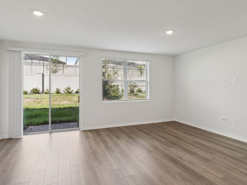 Spacious, unfurnished interior of a new home in Cagan Crossings West, Clermont (Image 8).