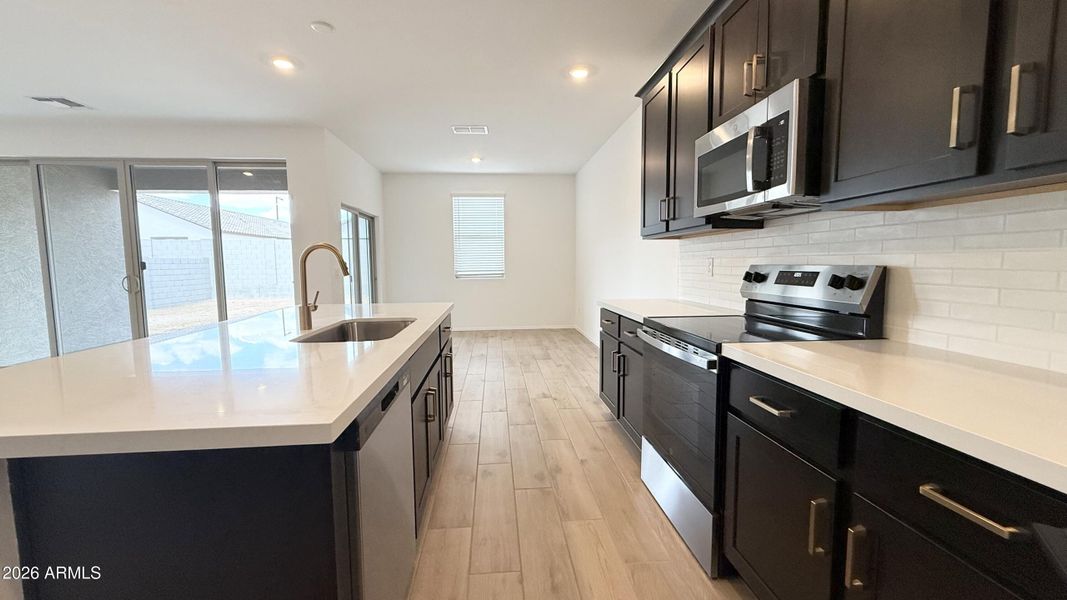 003 Kitchen