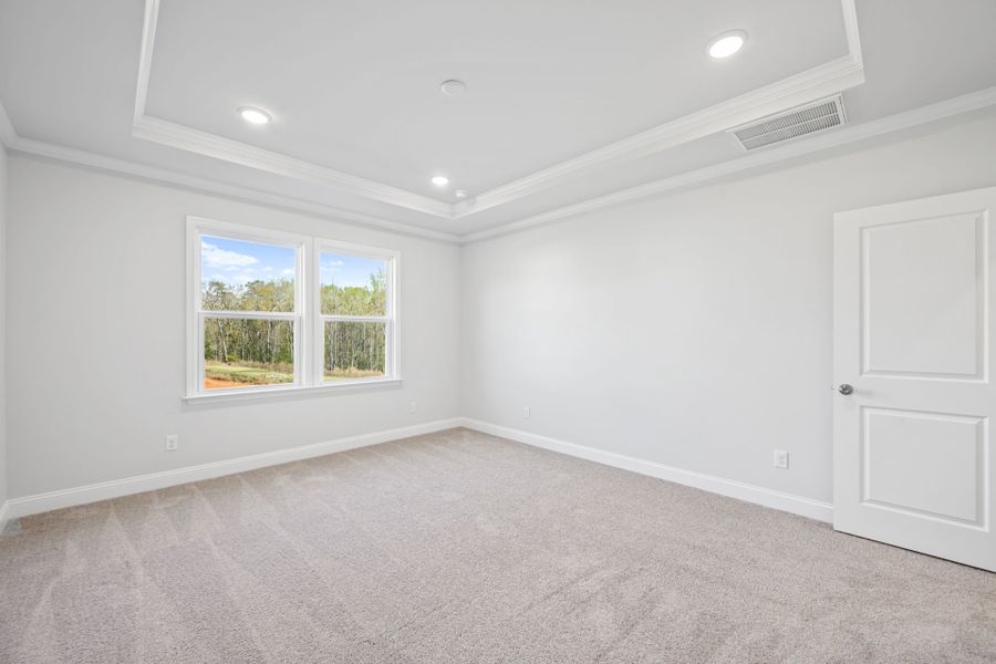 Spacious, unfurnished interior of a new home in Carriage Estates, Lexington (Image 23).