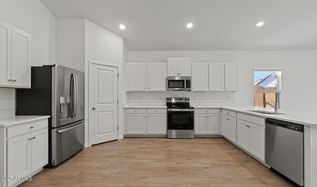 MR Lot #69 Kitchen 3 (Large)