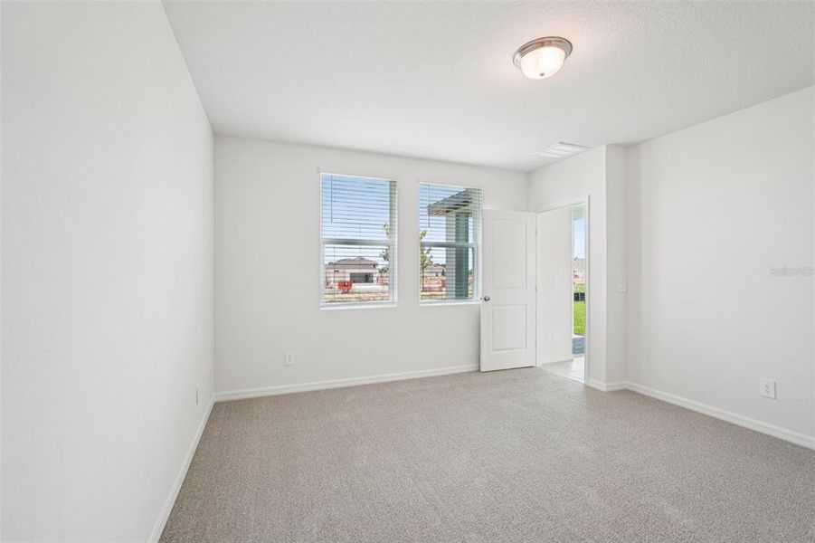 Spacious, unfurnished interior of a new home in Crosswinds - Classic Series, Haines City (Image 19).