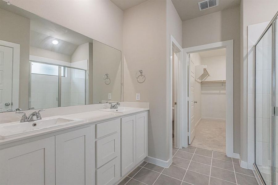 Furnished interior view inside a new home in Elevon, Lavon (Image 6).