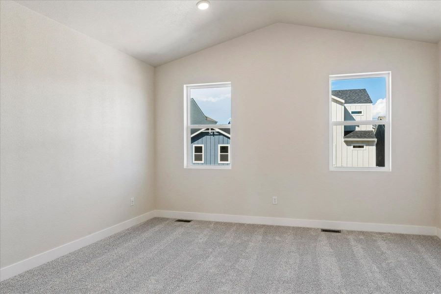 Spacious, unfurnished interior of a new home in Pony Park, Colorado Springs (Image 21).