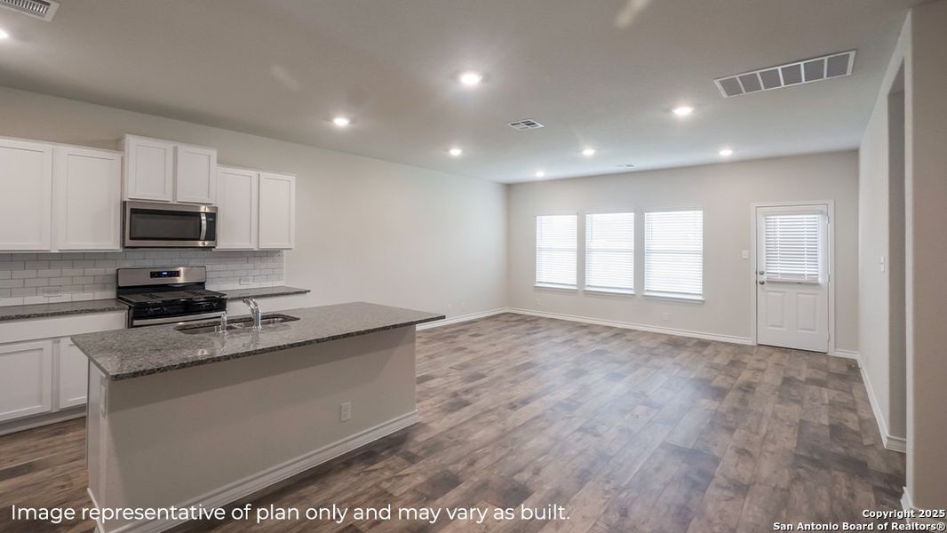 Furnished interior view inside a new home in Brookstone Creek, San Antonio (Image 8). Furnished interior view inside a new home in Brookstone Creek, San Antonio (Image 8).