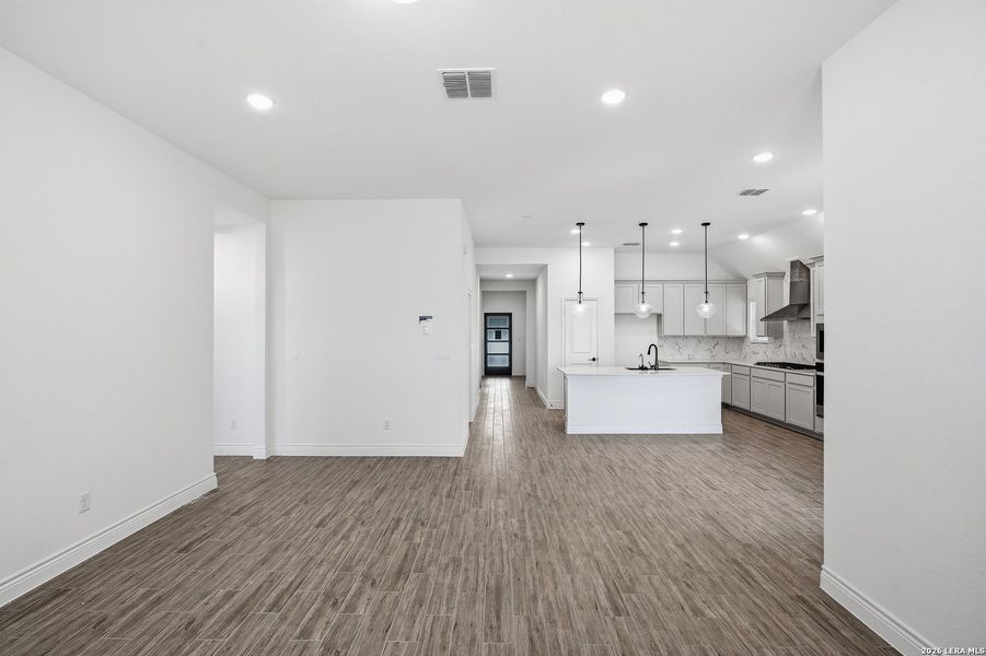 Spacious, unfurnished interior of a new home in Corley Farms, Boerne (Image 21). Spacious, unfurnished interior of a new home in Corley Farms, Boerne (Image 21).