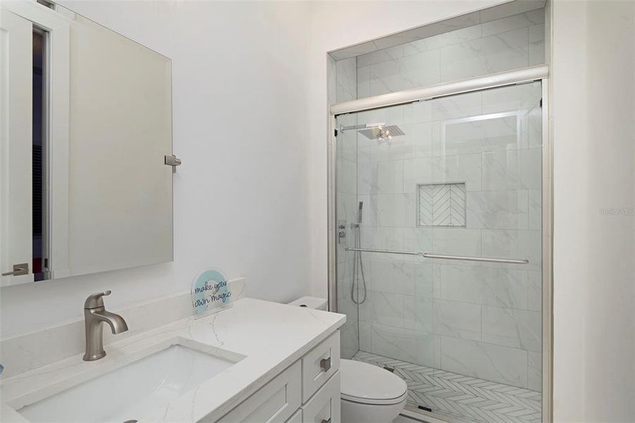 2nd bathroom 2nd bathroom