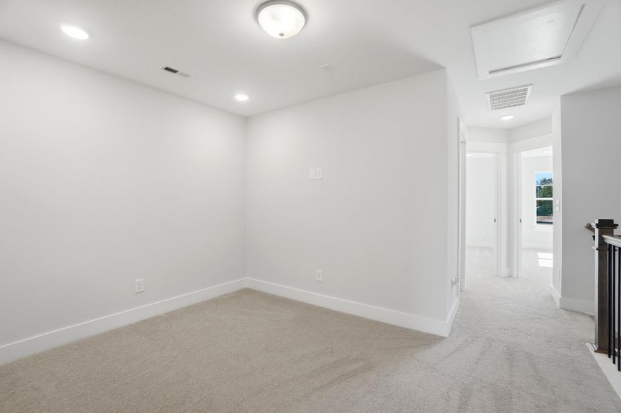 Spacious, unfurnished interior of a new home in Blythe Mill Townhomes, Waxhaw (Image 47).