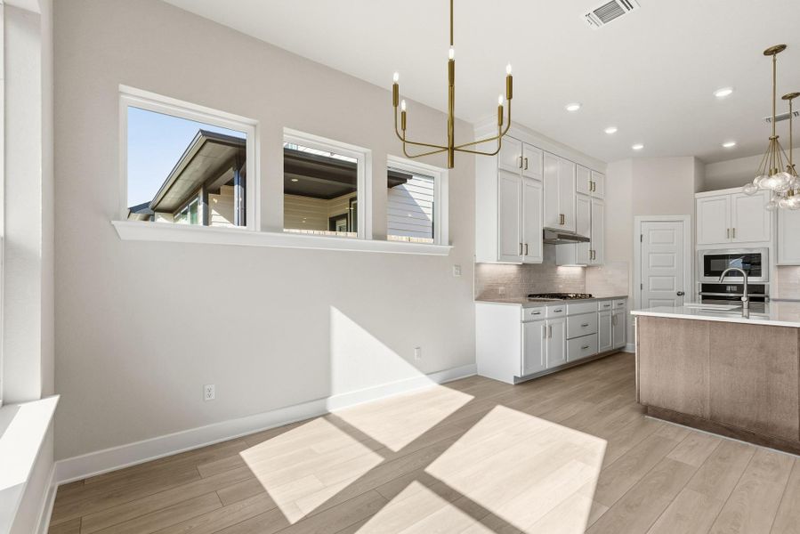 Dining Area - Kitchen