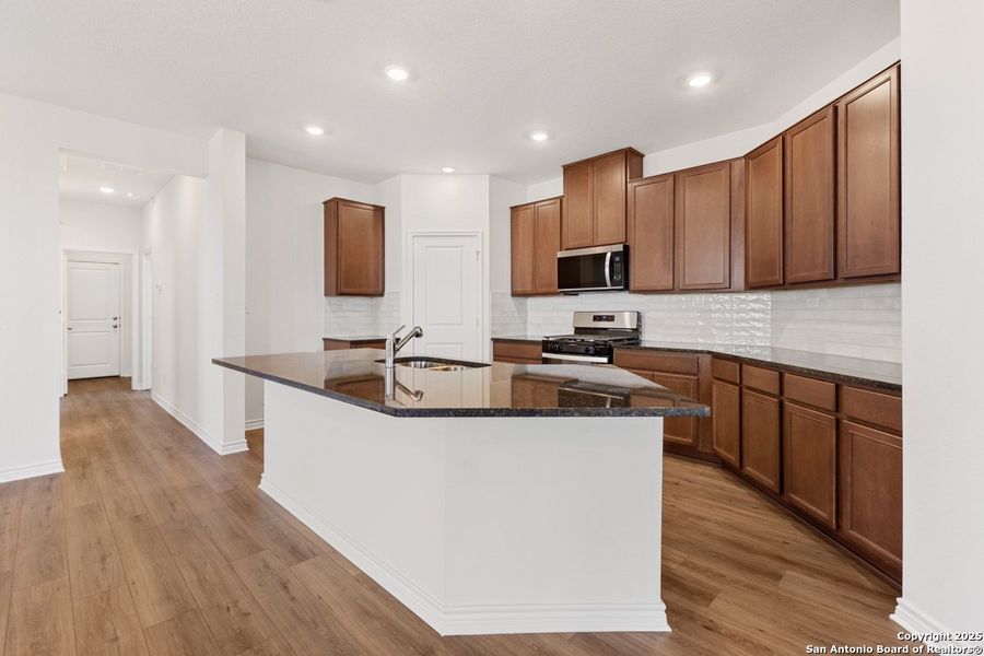 Furnished interior view inside a new home in Punta Verde, Converse (Image 4).