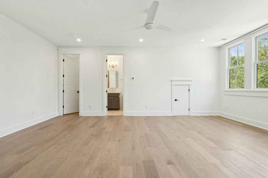 Spacious, unfurnished interior of a new home in , Johns Island (Image 50).