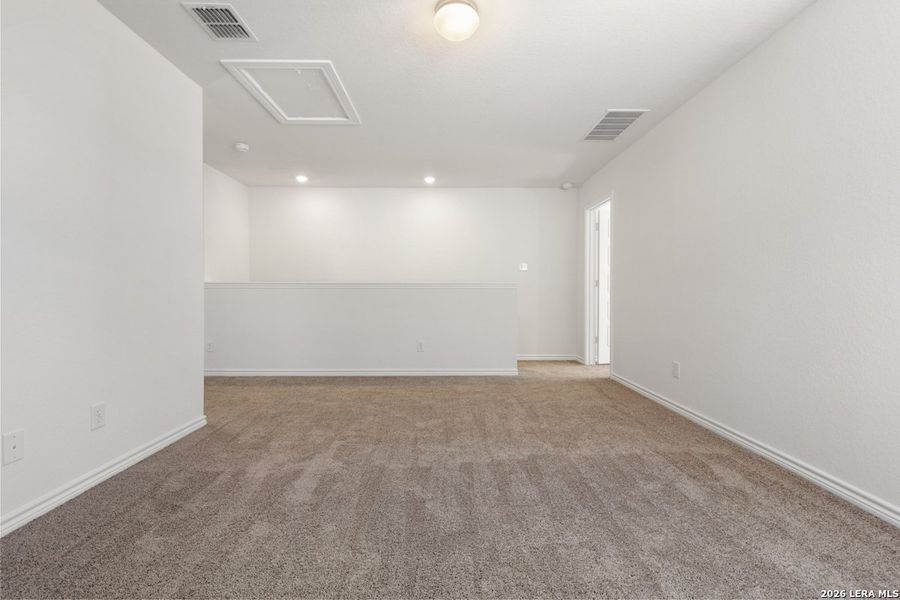 Spacious, unfurnished interior of a new home in , San Antonio (Image 26).