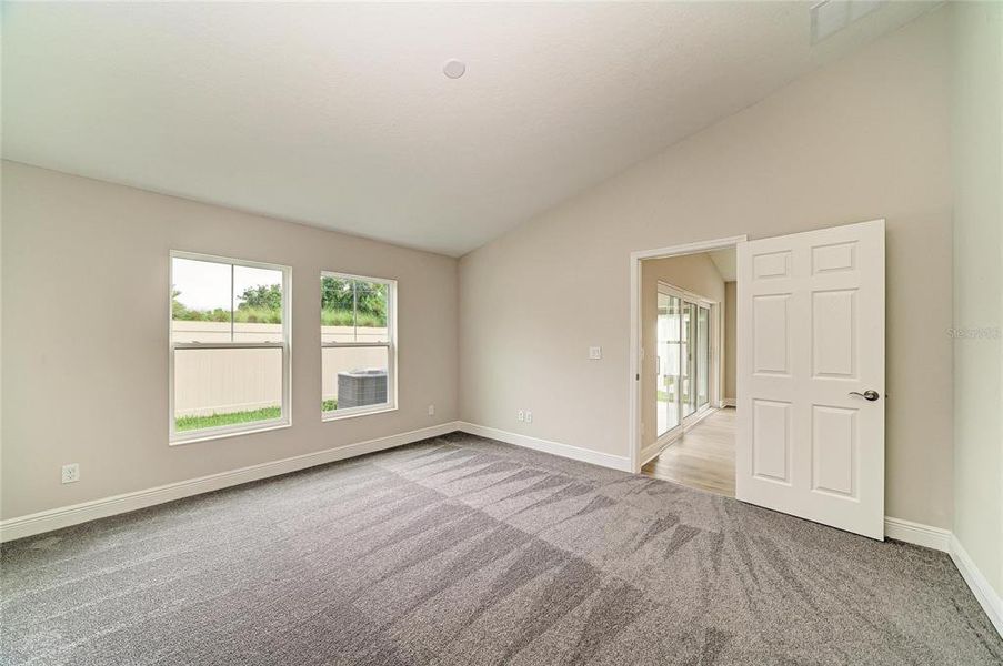 Spacious, unfurnished interior of a new home in Crosswind Point, Parrish (Image 17).