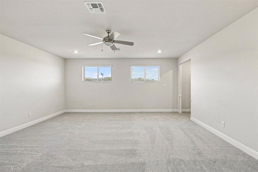 Spacious, unfurnished interior of a new home in Northfork, Liberty Hill (Image 31).